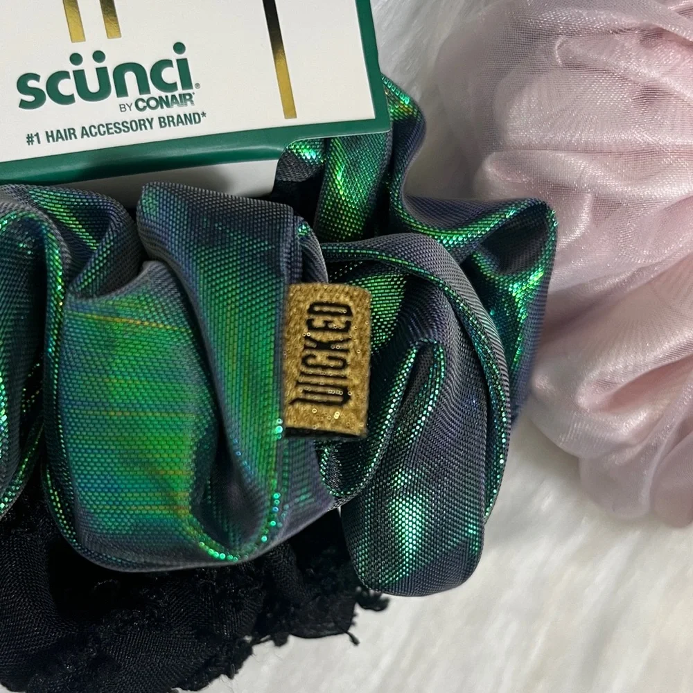 scunci brighten up